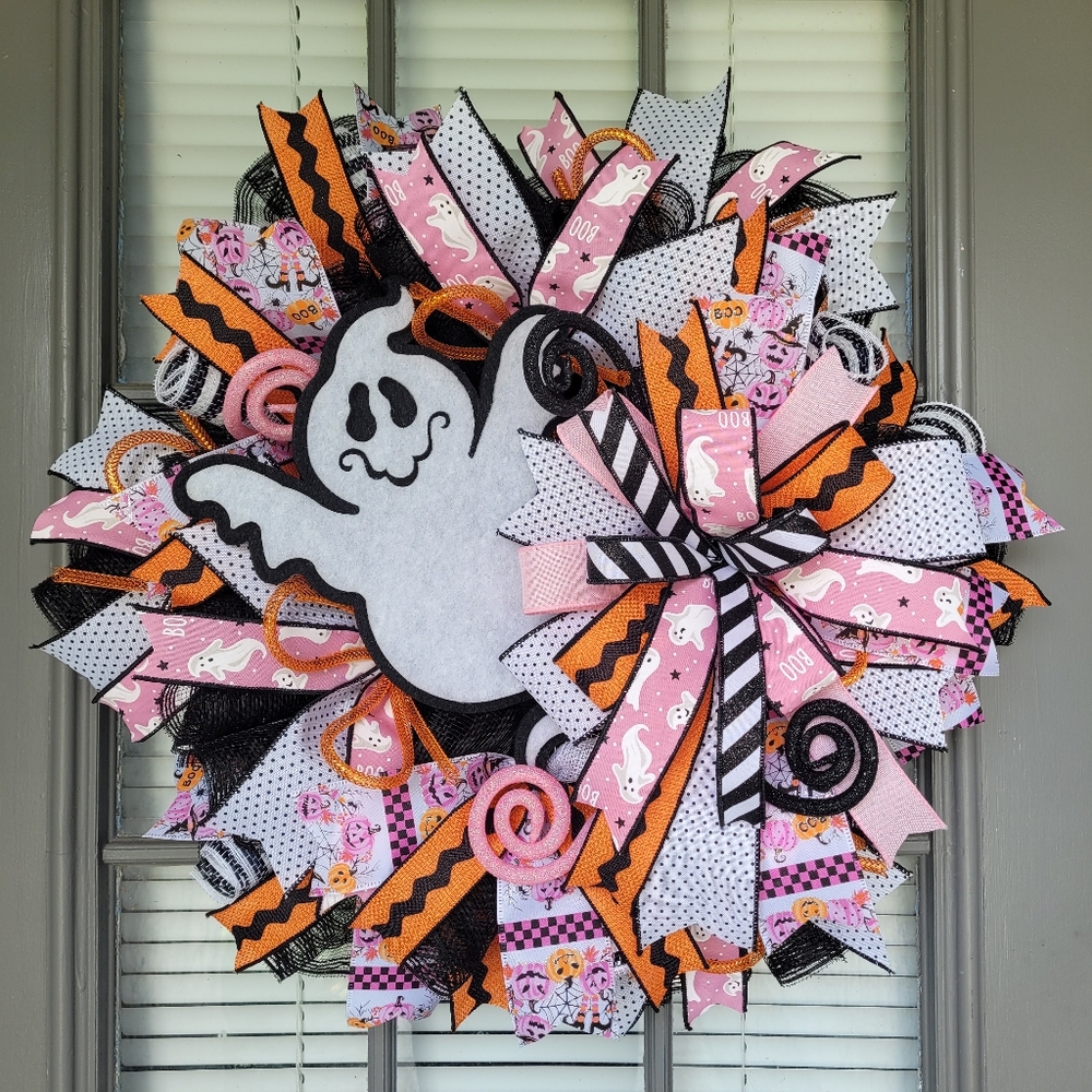 Ghost Wreath. Friendly Halloween Wreath, Pink Halloween Wreath